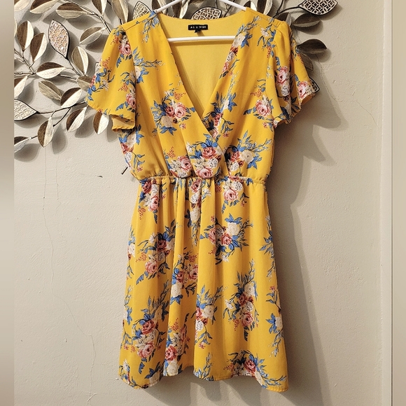 🍒 As U Wish Boho Floral Day Dress size Large - Picture 2 of 13